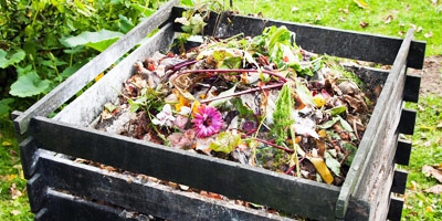 How to compost properly and take a use of a compost accelerator?